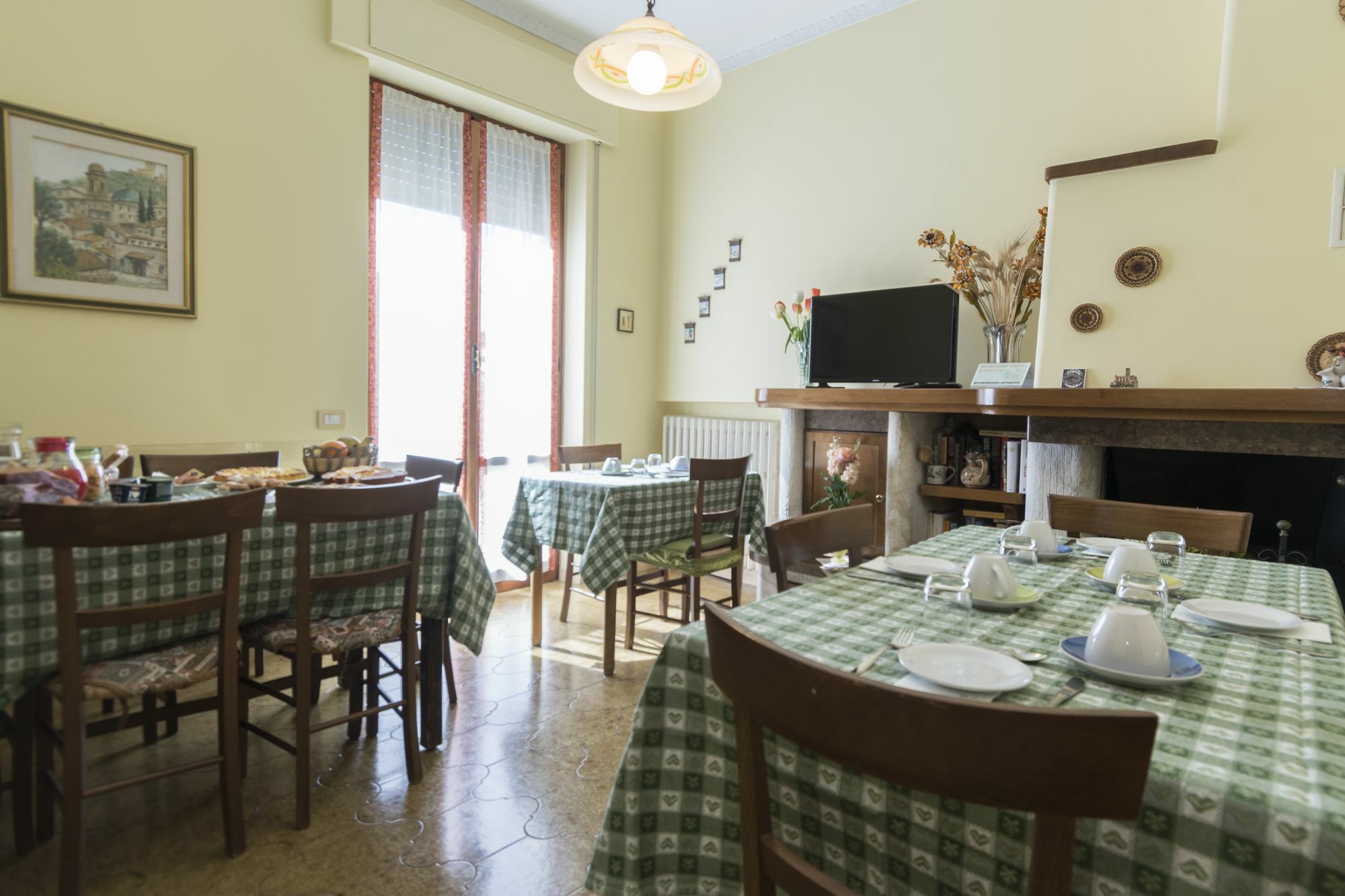 Camere Mariella Assisi Bagian luar foto
