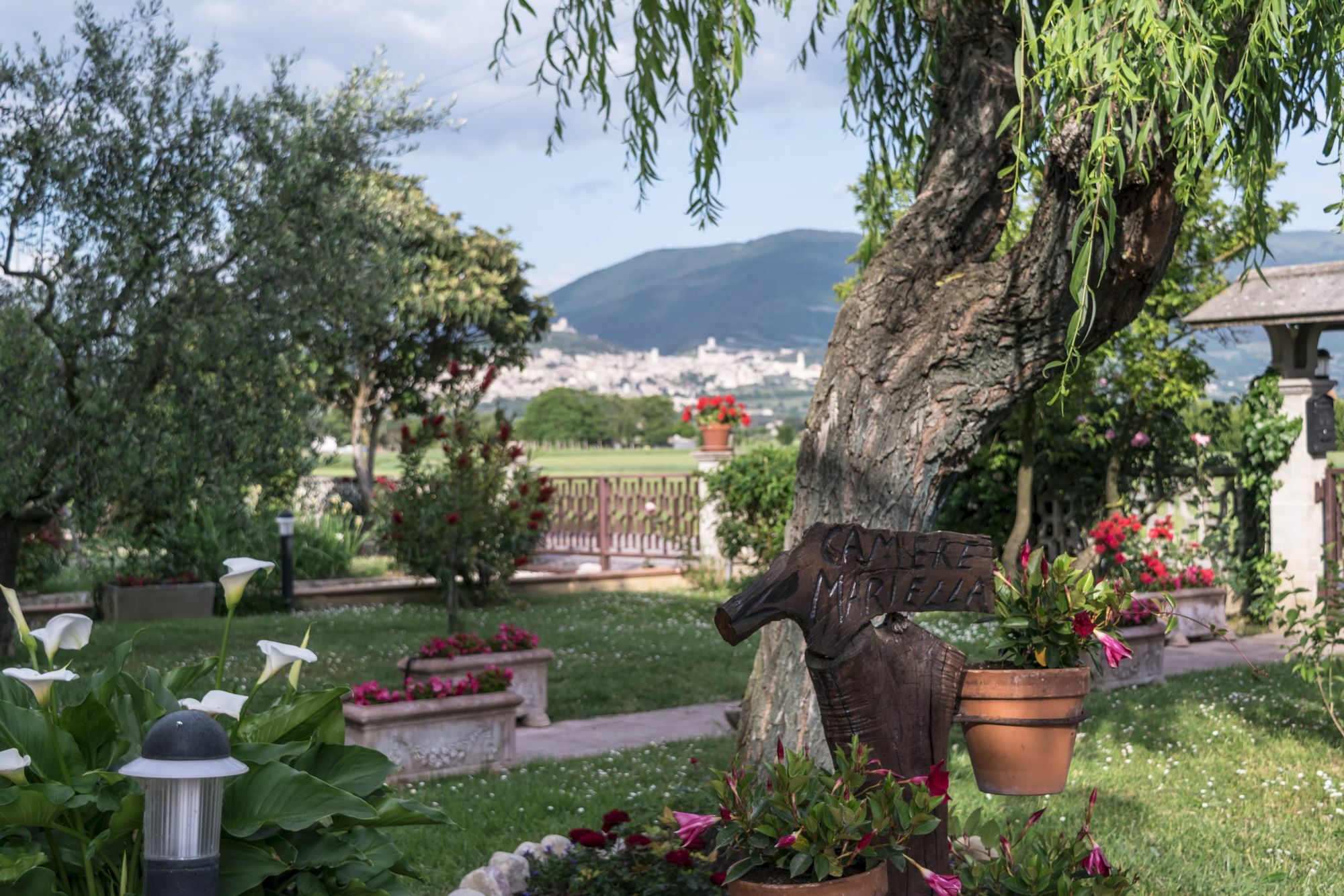 Camere Mariella Assisi Bagian luar foto